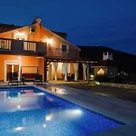 Holiday home Anica Cavoglave