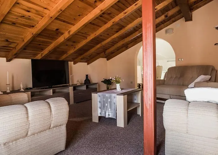 Holiday home Anica Cavoglave